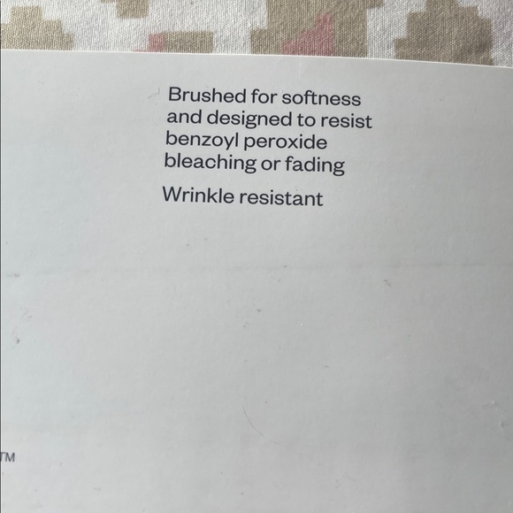 Room Essentials Microfiber Sheet Set in Cream and Blush - Picture 2 of 7